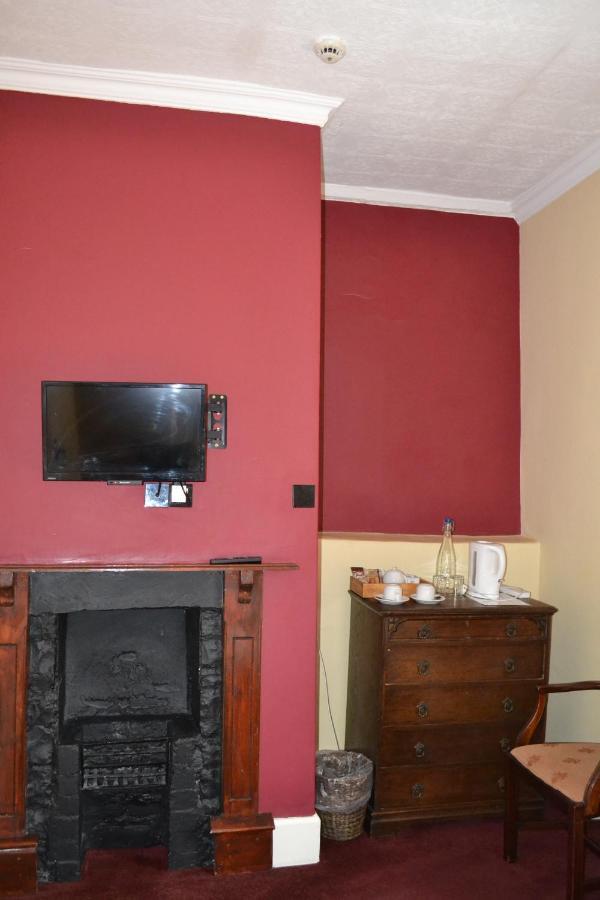 The Red Lion Hotel Llangadog Eksteriør billede