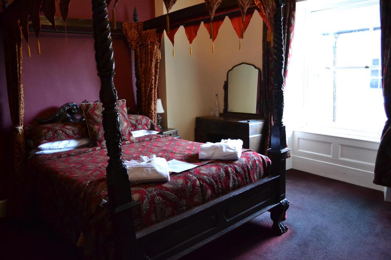 The Red Lion Hotel Llangadog Eksteriør billede